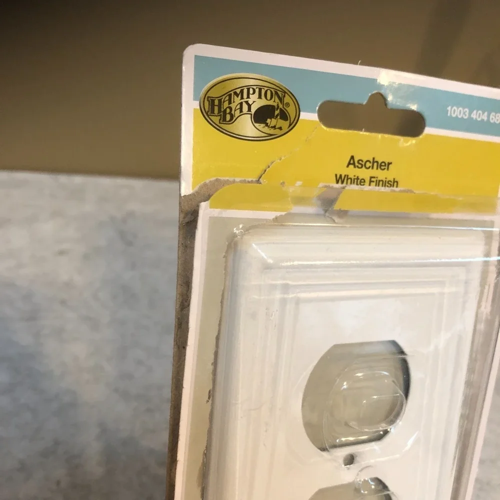 1 ~ Hampton Bay Ascher White Outlet Cover Plate Model 149DWHB